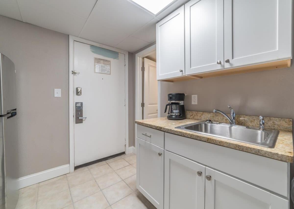 Ground Floor Ocean Front Studio - Caravelle Resort 124 Myrtle Beach Luaran gambar